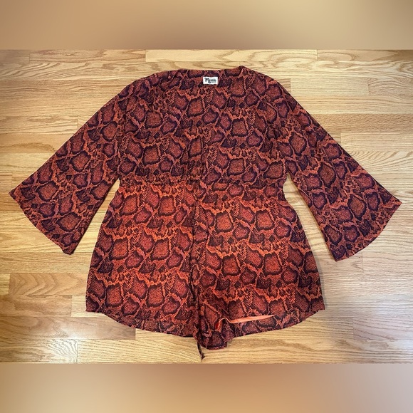 Show Me Your Mumu Pink/Red Snake Print Roxy Romper - Size Medium - Picture 1 of 12